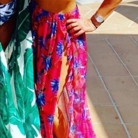 3 piece set.  Top & skirt & swimsuit bottom small .  I’m pink - Picture 3 of 11